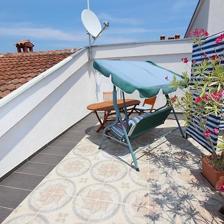 Rooms And Apartments Sally Rovinj Exterior photo
